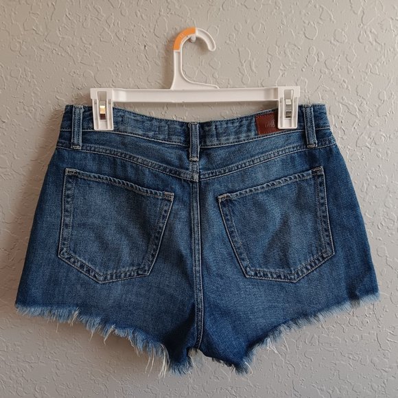 Hollister jean shorts - size 30 - Picture 2 of 5